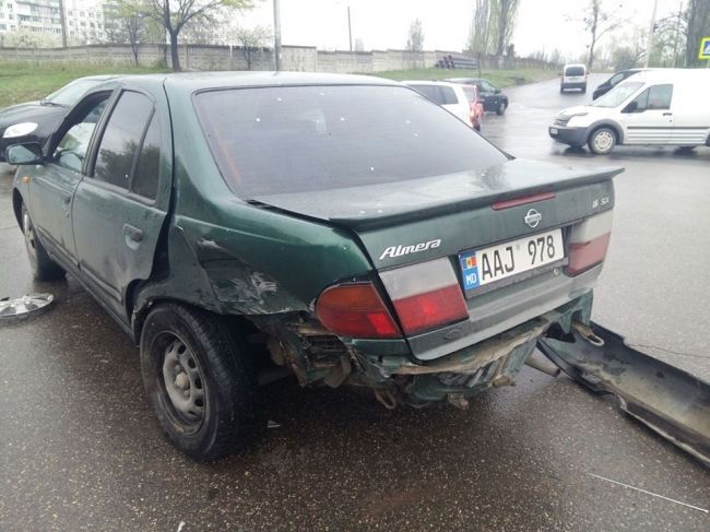 Accident cu implicarea unui automobil INP la Telecentru