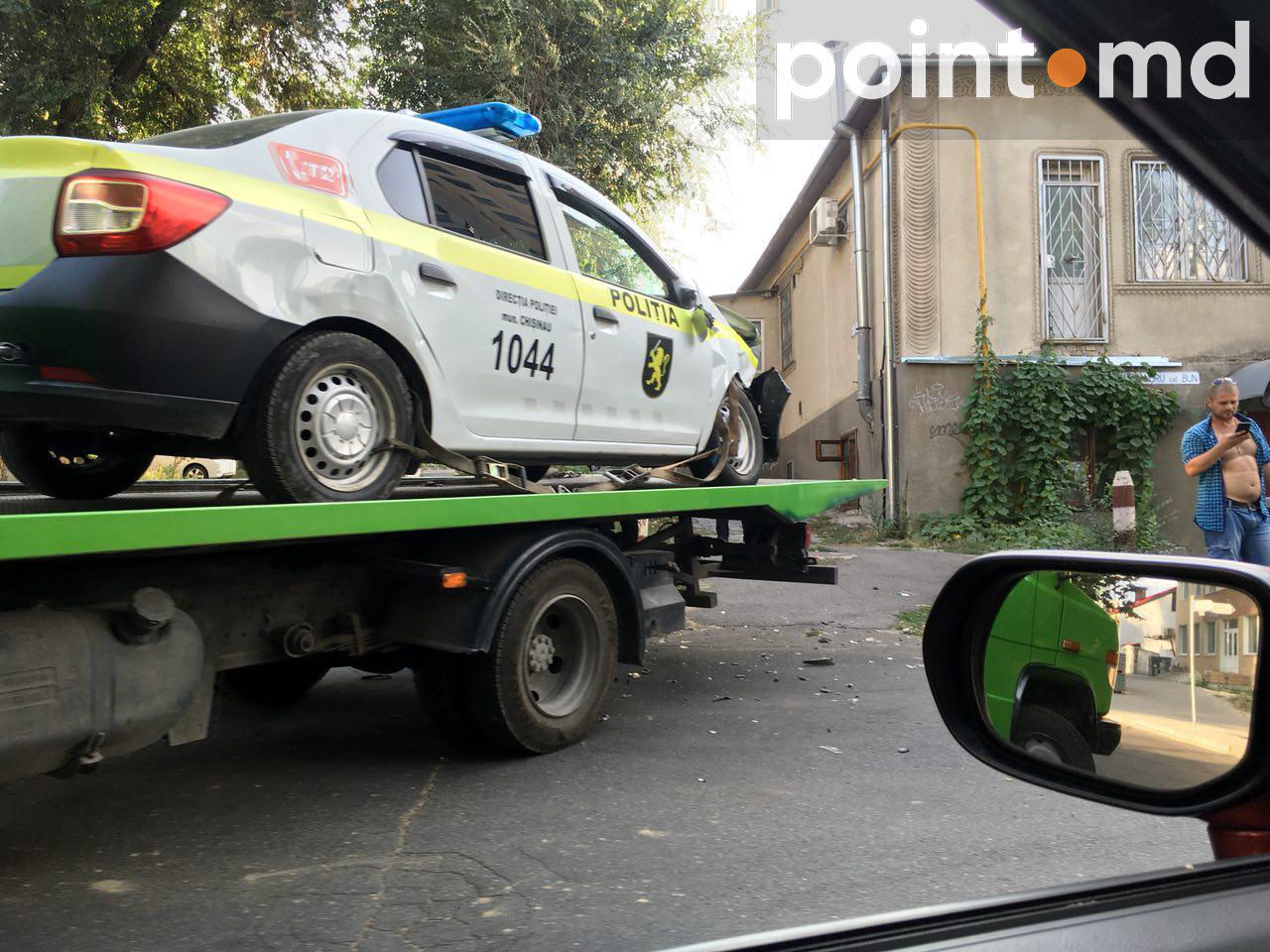 В Кишиневе машина полиции попала в ДТП