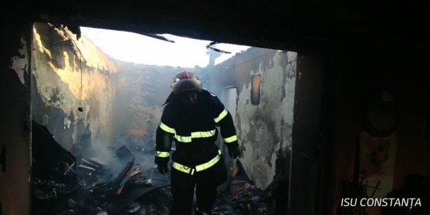 Incendiu uriaș la Constanța: 43 de oameni au fost evacuați