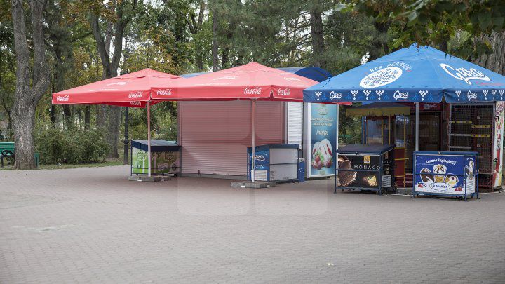 O altă faţă a Chişinăului. Grădina publică Ştefan cel Mare şi parcul Catedralei, curăţate de gherete