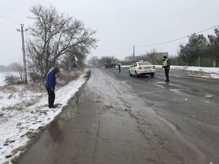 В Кантемирском районе произошло ДТП: автомобиль столкнулся с трактором