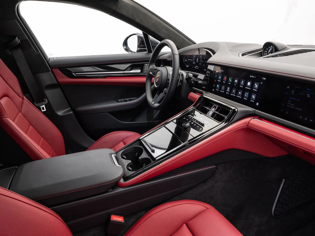 Новый Porsche Panamera рассекретили до официального дебюта