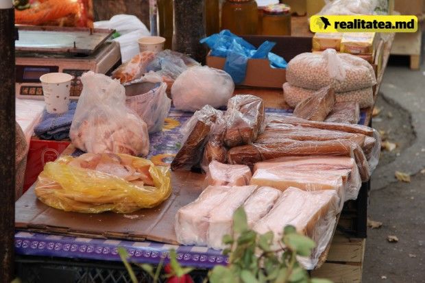 Журналисты показали антисанитарные условия на центральном рынке