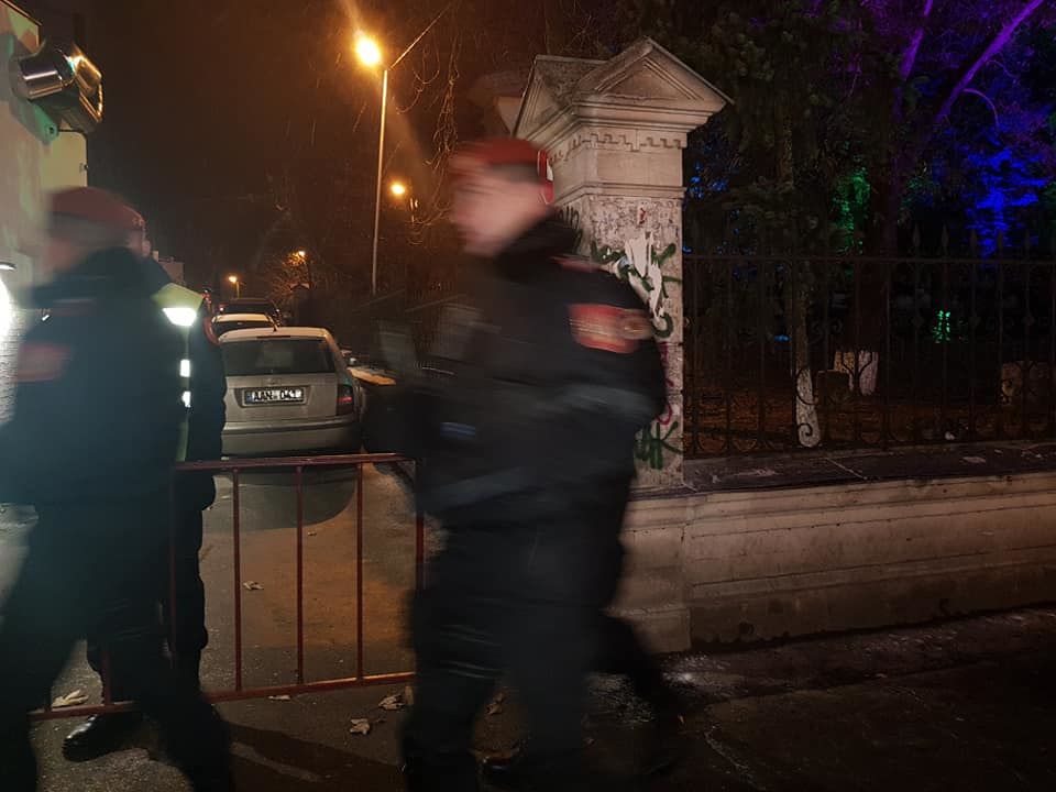 Открытие рождественской ярмарки охраняли полицейские с автоматами