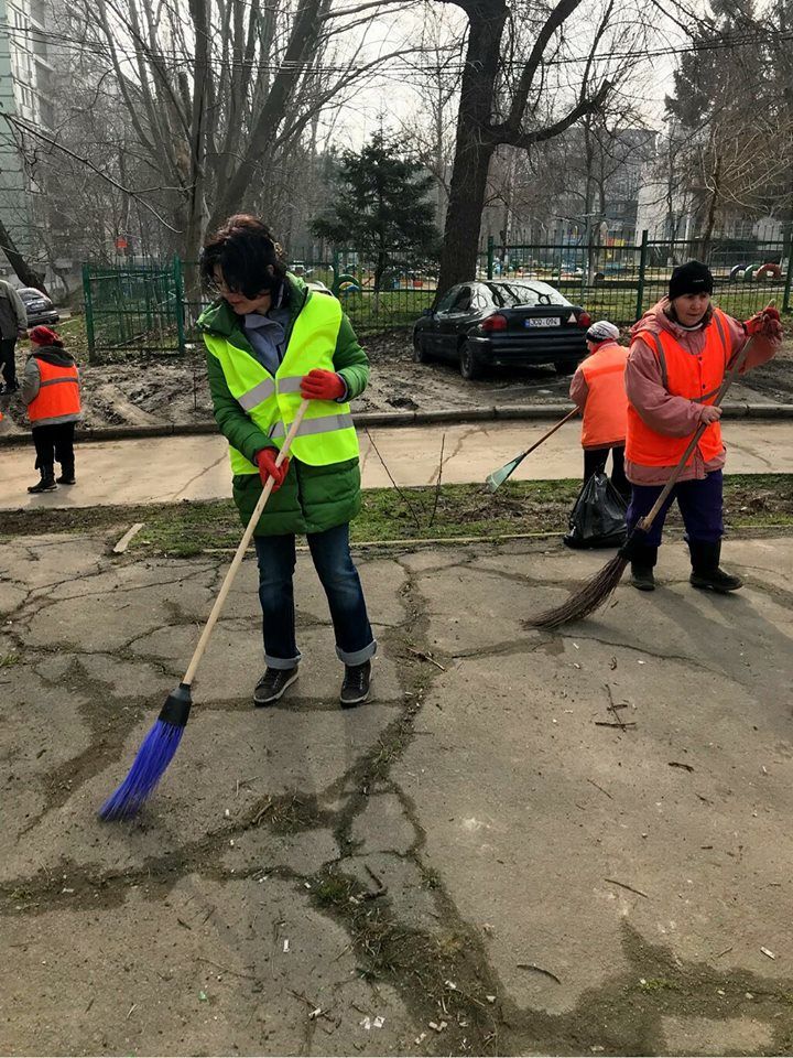 Сильвия Раду назвала неэффективными новые метелки, закупленные для уборки города