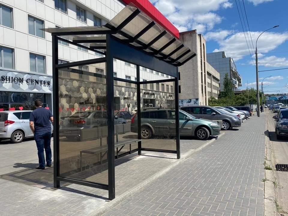 В столице появилась современная остановка общественного транспорта
