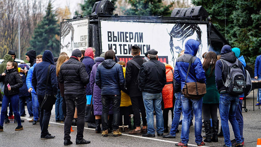 Одесситы «проводили» Саакашвили шашлыками