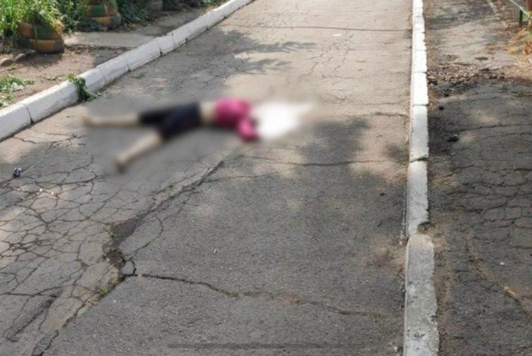 В столице 47-летняя женщина скончалась после падения с шестнадцатого этажа
