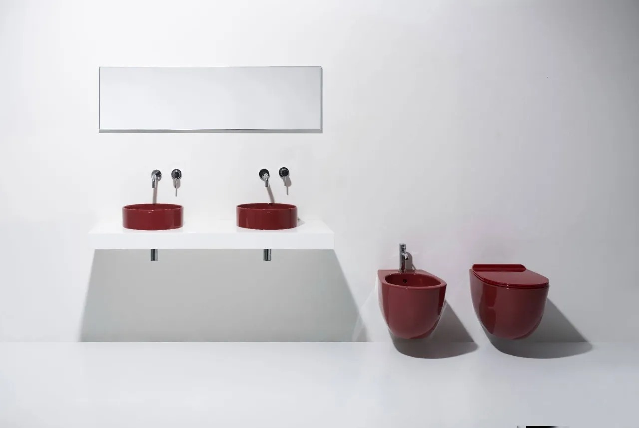 CapCap: De ce designerii nu mai aleg băi complet bej