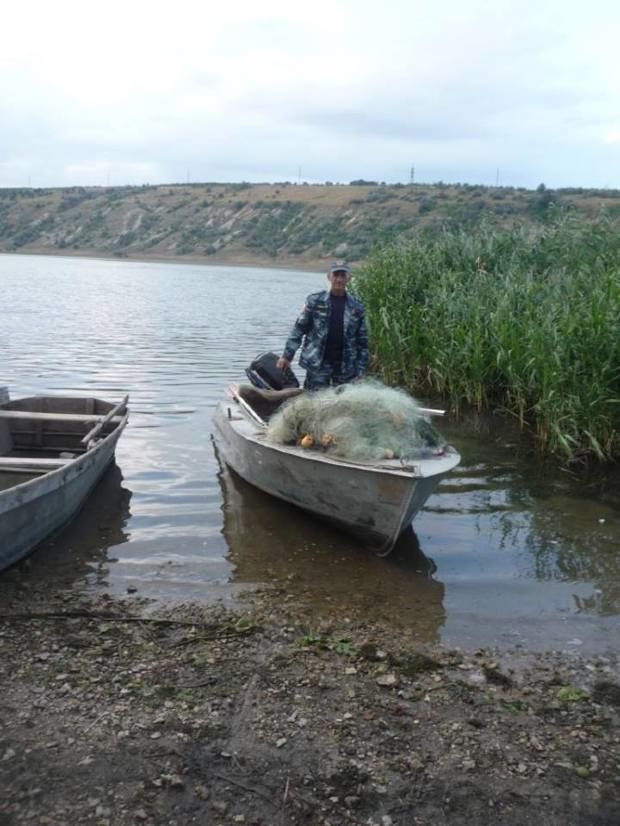 Plase monifilament, care sunt interzise la pescuit, depistate pe lacul de acumulare Dubăsari