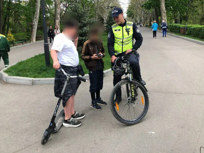 Кошелёк и телефон: полицейские нашли и вернули гражданам потерянные ими вещи