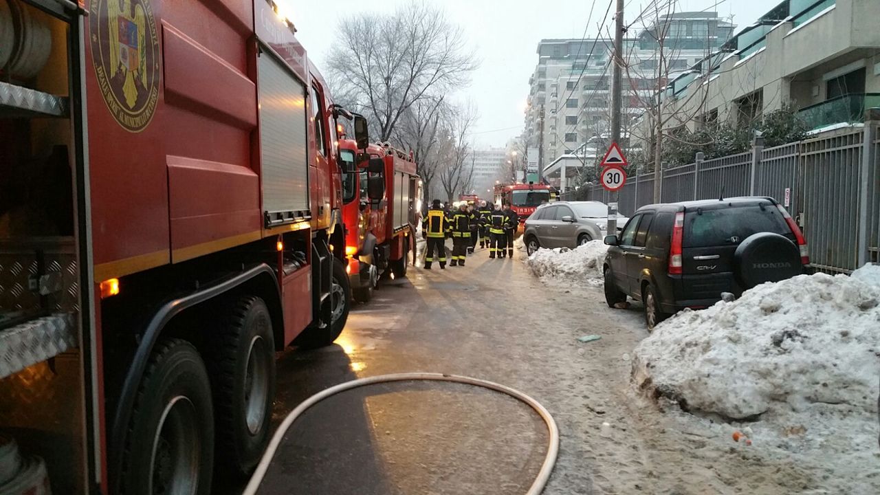 Un club din București a ars în totalitate noaptea trecută