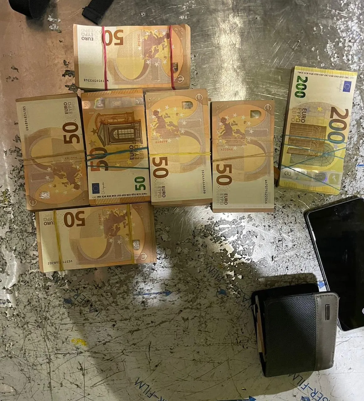 В Украину не впустили граждан Молдовы с георгиевской лентой