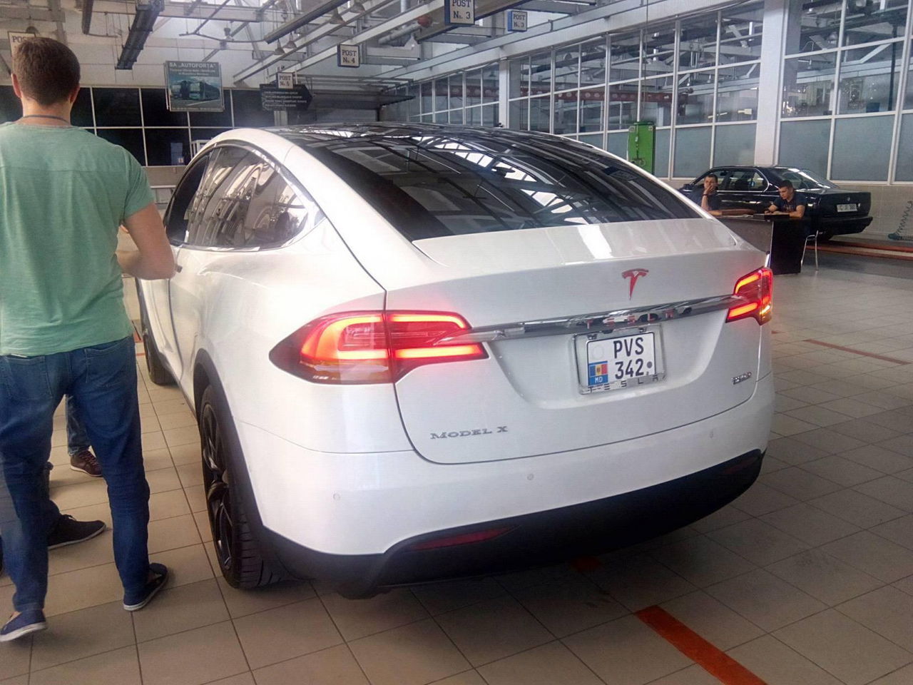 Первый Tesla Model X замечен в Кишиневе