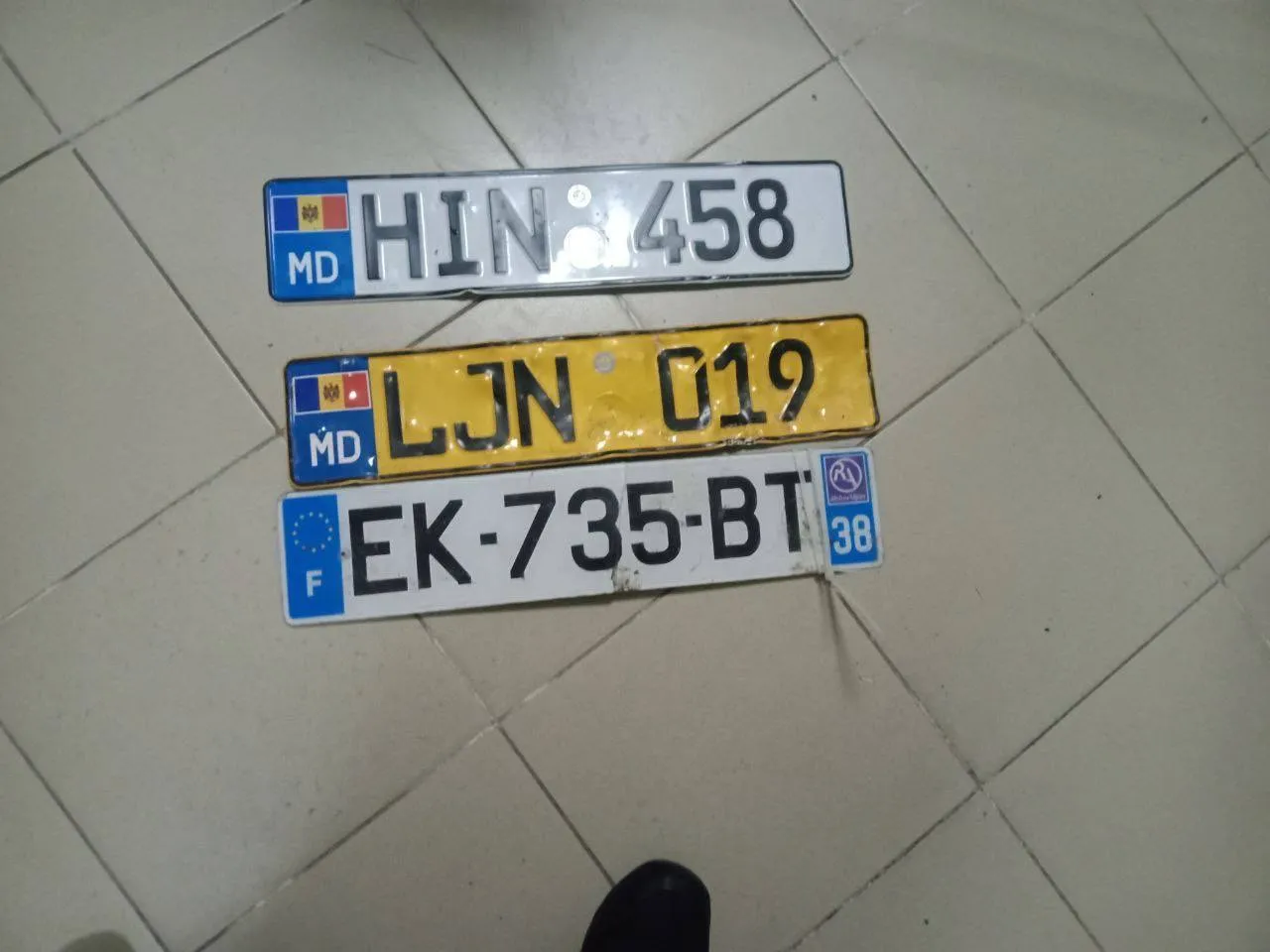 Полиция: Найдены автомобильные номера, забрать их можно в НИОБ
