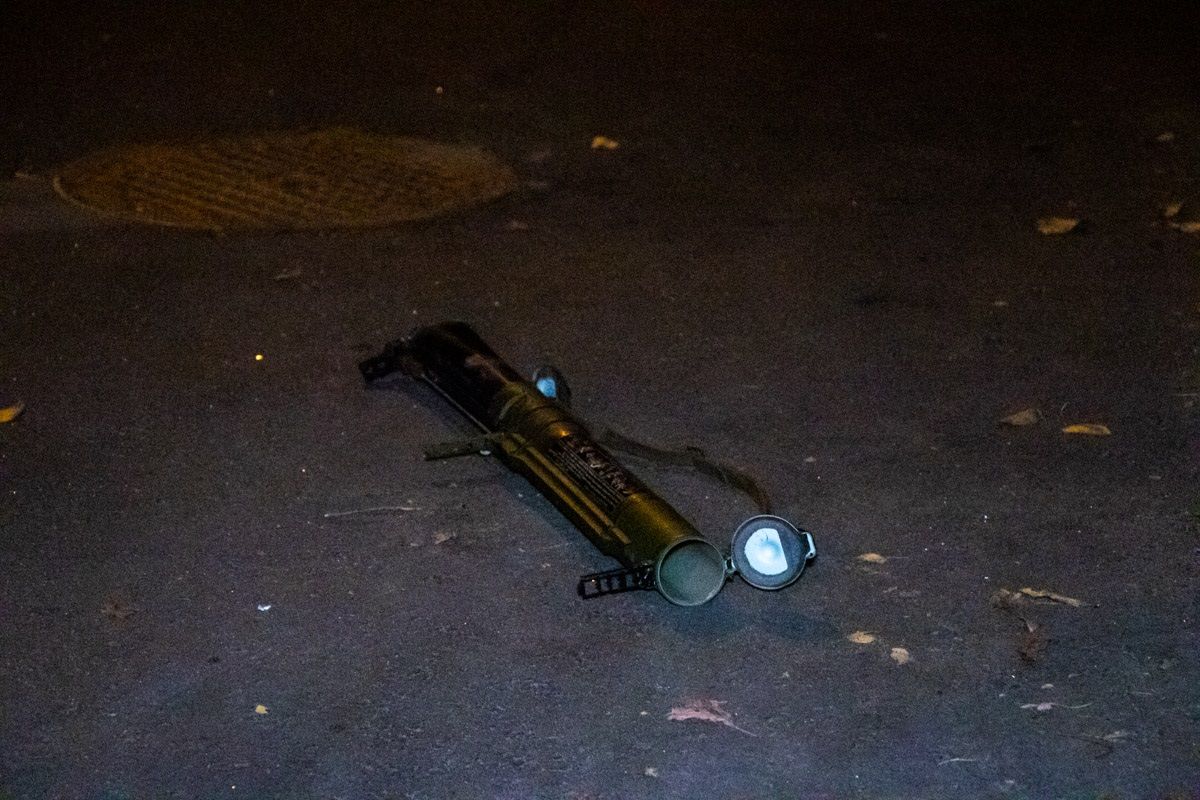 В Киеве из гранатомета обстреляли здание