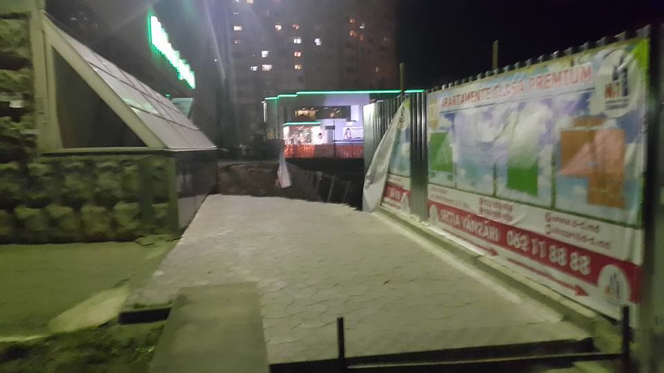 В центре Рышкановки произошел обвал земли возле строящегося дома