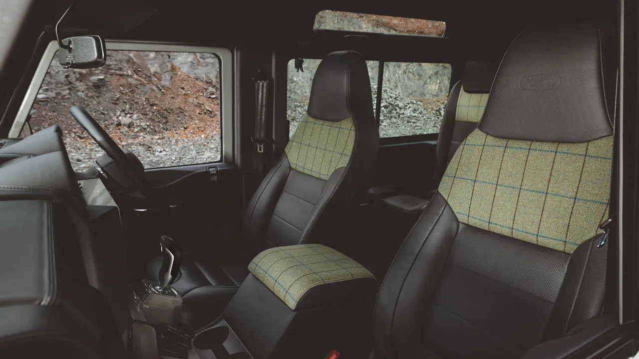 Возвращение легенды: Land Rover возродил классический Defender