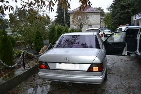 Водитель Mercedes обстрелял маршрутку с пассажирами