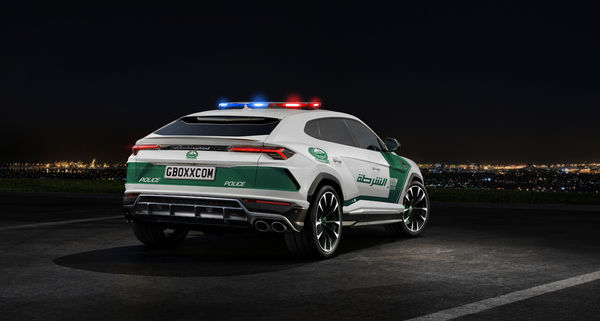 Poliţia din Dubai nu stă pe gânduri: are cele mai rapide maşini de pe planetă