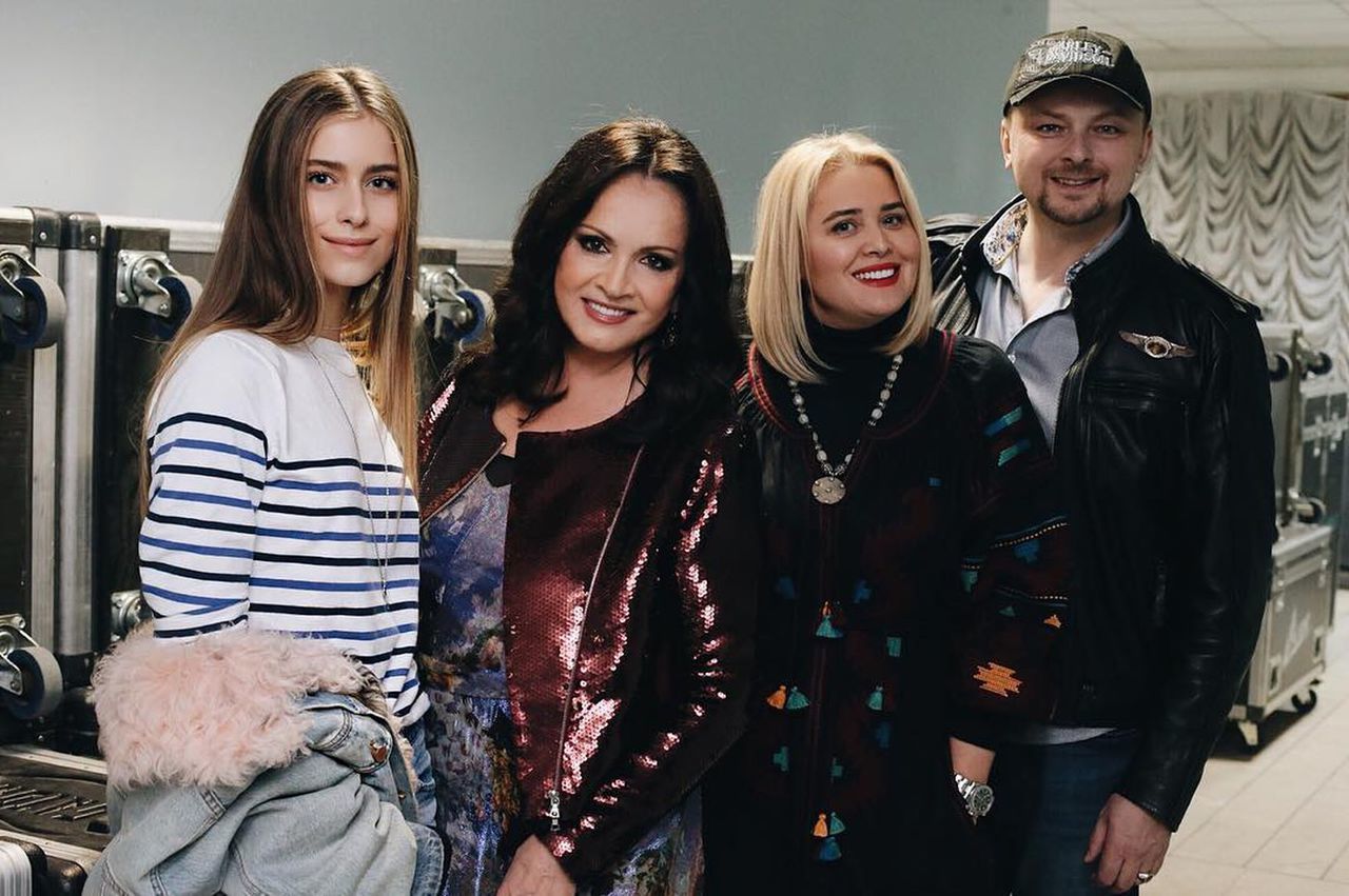 De la 16 la 70 de ani. Sofia Rotaru s-a pozat cu nora și nepoata