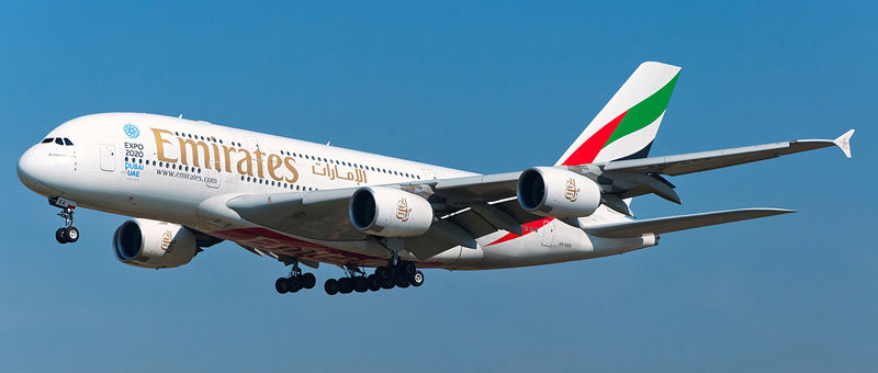Лайнер А380 сдул немецкий бизнес-джет в воздухе