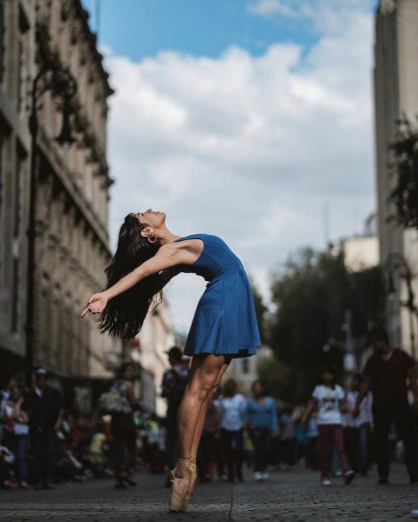 Cele mai sexy dansatoare! Își etalează formele fără niciun pic de rușine