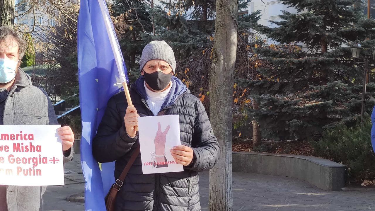 В Кишиневе прошла акция протеста в поддержку Саакашвили