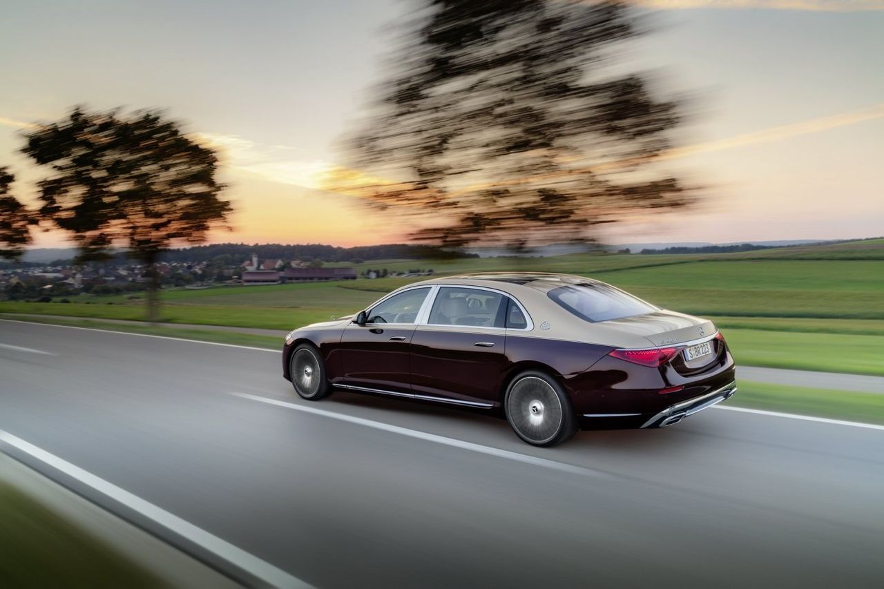 Mercedes показал Maybach S-Class нового поколения
