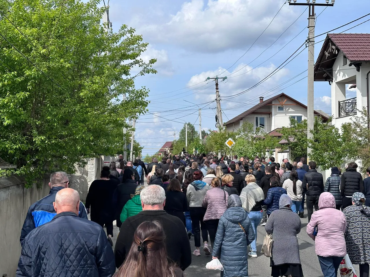 В Ставченах прощались с 23-летним парнем, умершим во время игры в футбол
