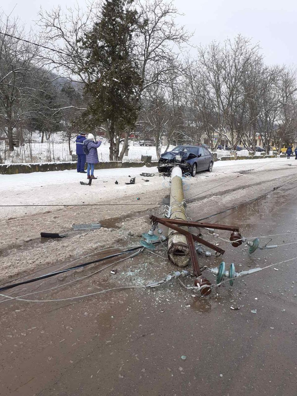 В Сороках водитель BMW снес столб