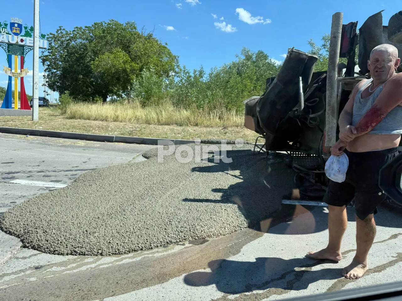 O autobetonieră s-a răsturnat la Stăuceni