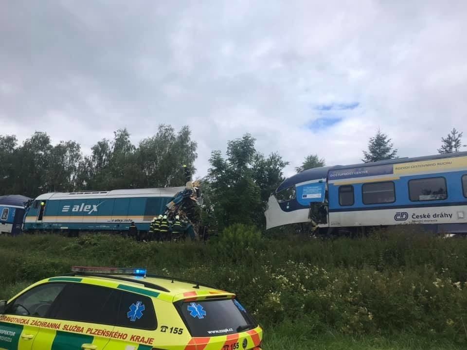 В Чехии столкнулись два пассажирских поезда, есть погибшие