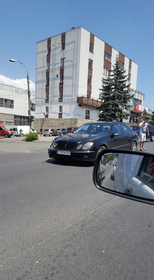 На столичной улице столкнулись два легковых автомобиля
