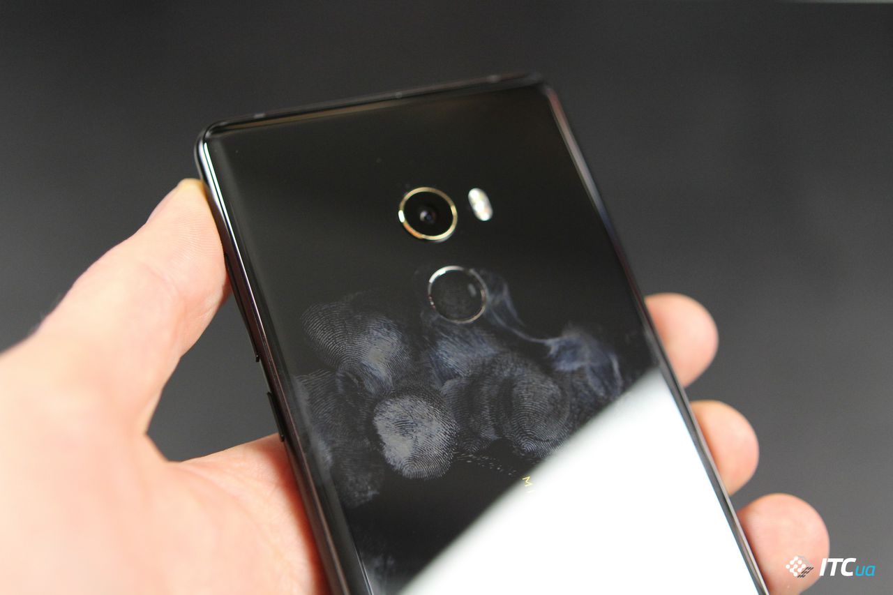 В Сети показали "двойника" iPhone X от Xiaomi