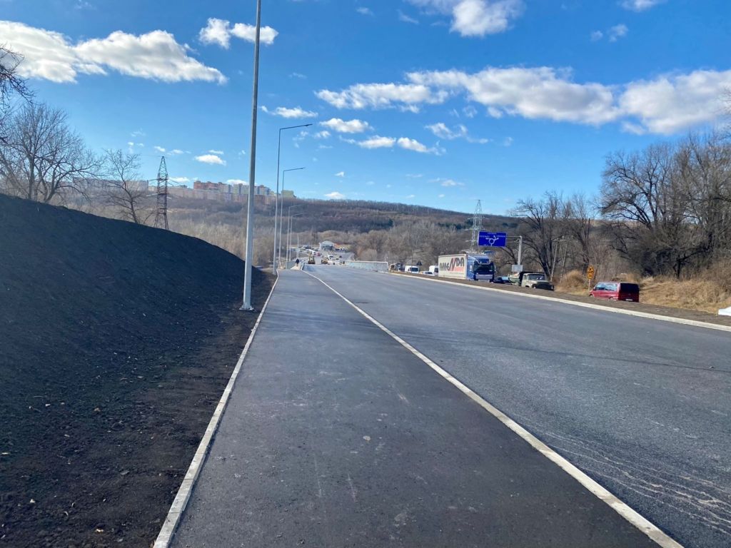 До конца года будет завершено строительство моста через реку Бык