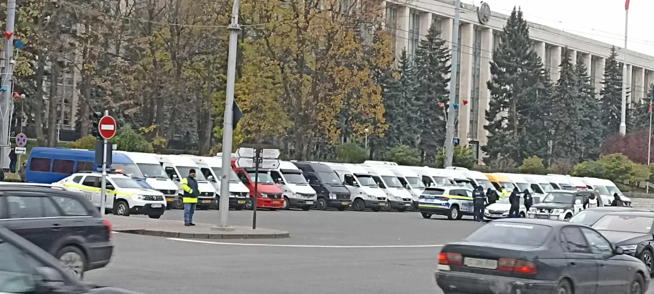В центре Кишинева проходит протест перевозчиков
