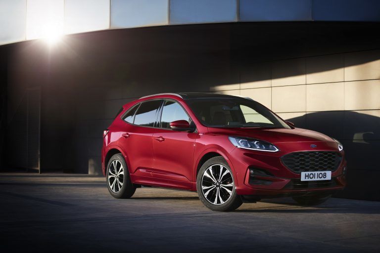 Новый Ford Kuga: платформа и дизайн от Focus и разнообразие гибридов
