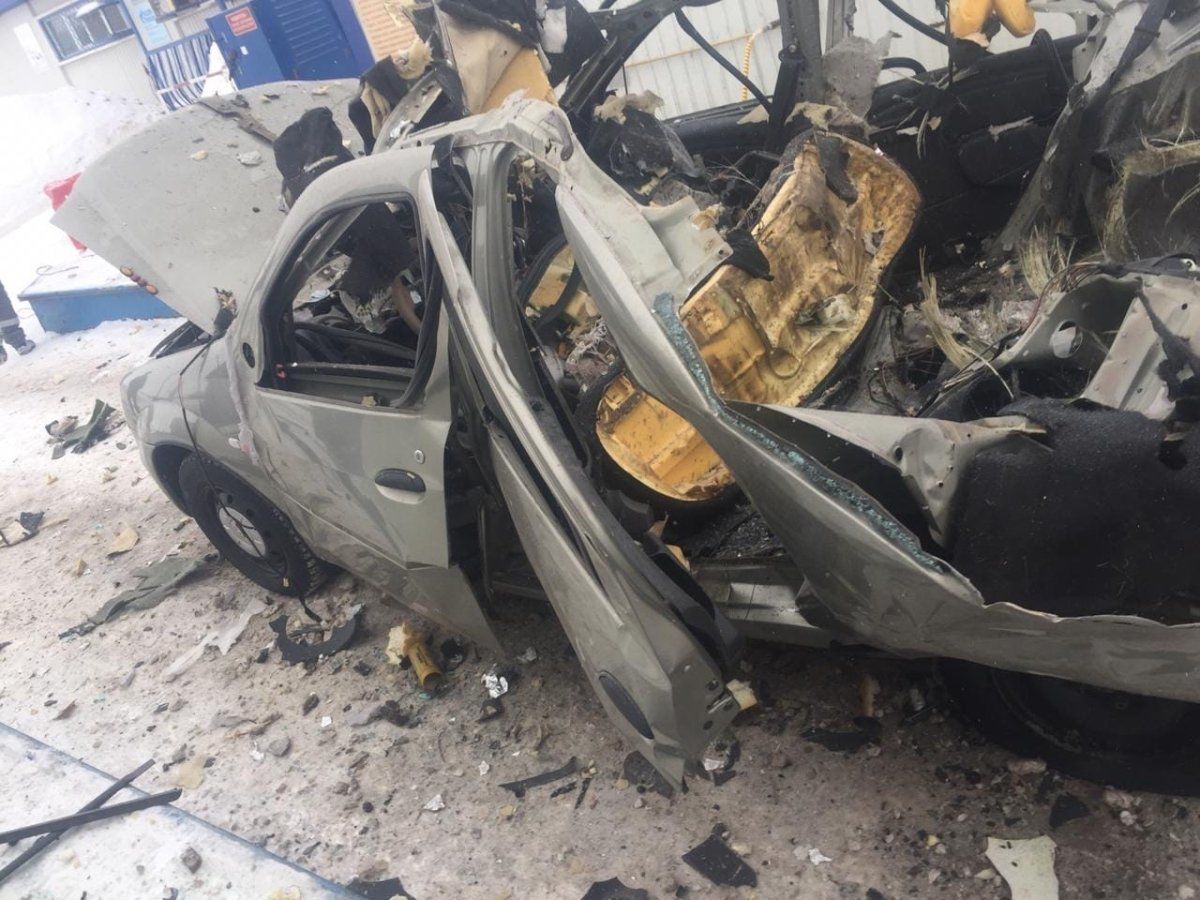 В России автомобиль с газовым баллоном разорвало на куски прямо на АЗС
