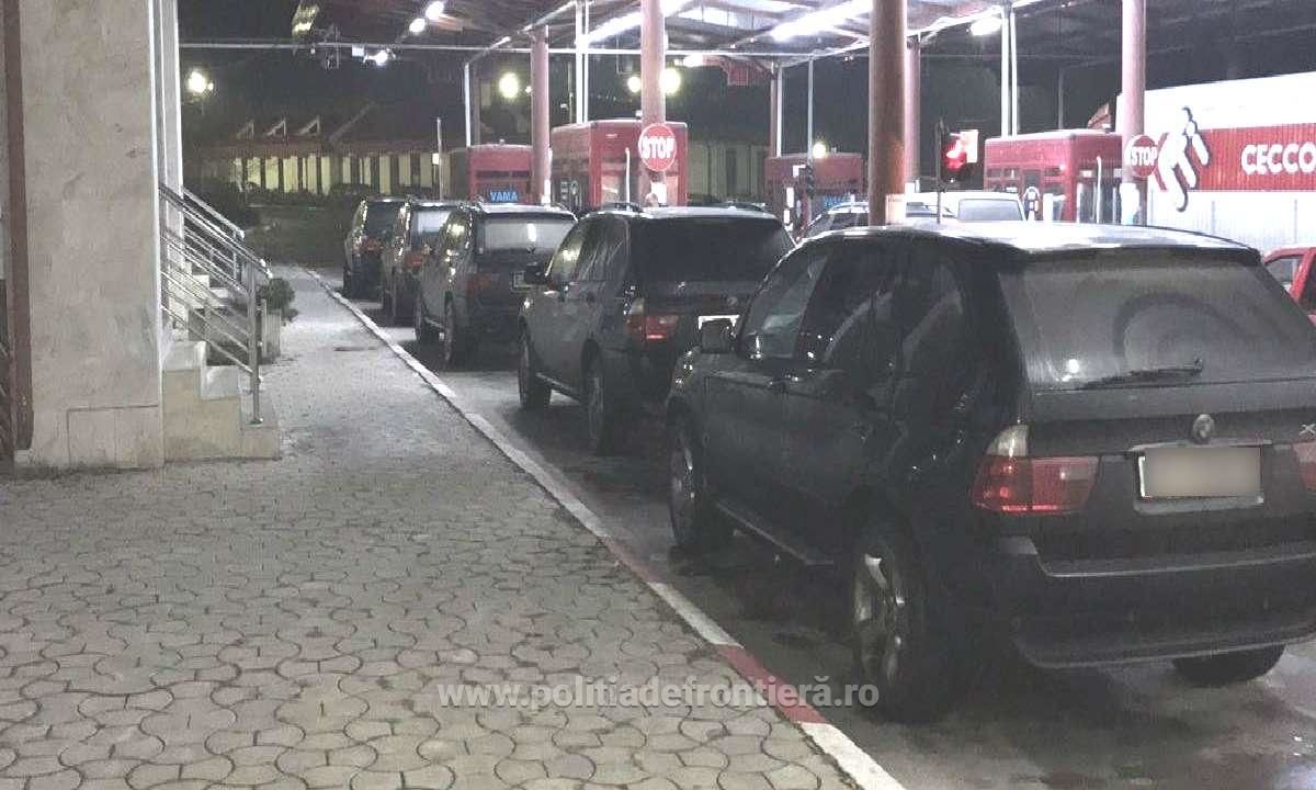Trei BMW X5 cu numere false, descoperite la Vama Sculeni