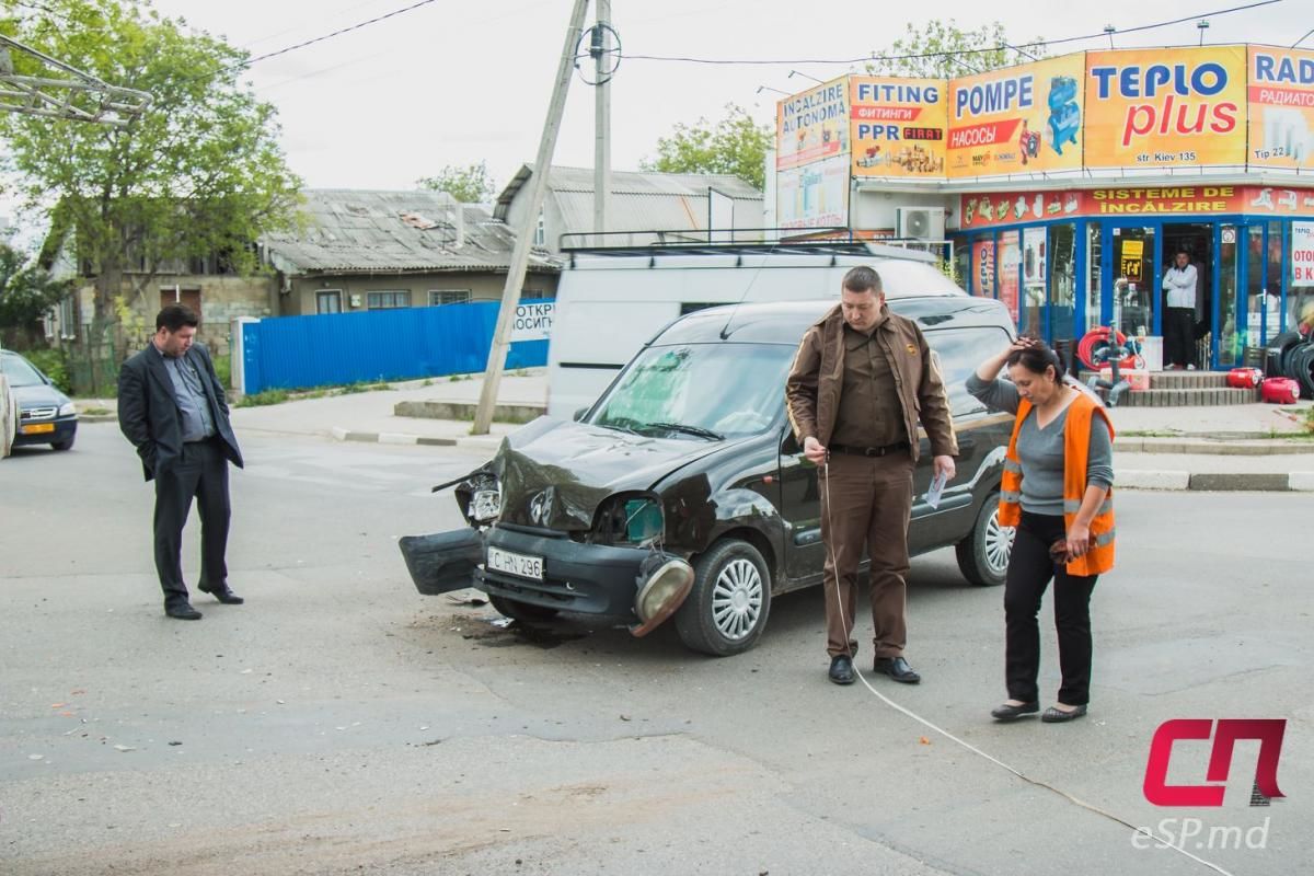 В Бельцах столкнулись троллейбус и легковушка