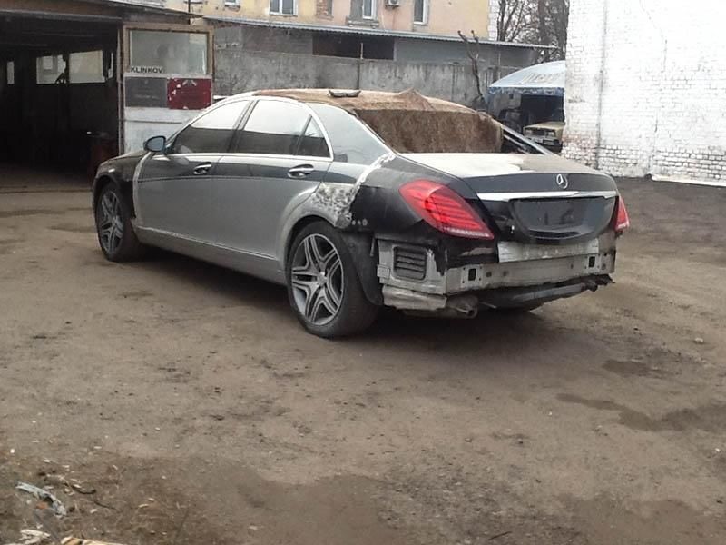 Nu avea bani de noul model Mercedes, aşa că l-a tăiat pe actualul