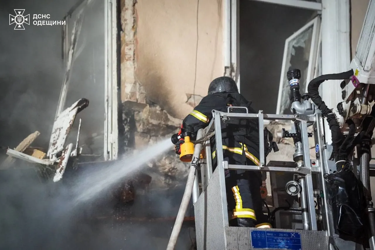 Rusia a lansat un atac masiv asupra Odesei: Un complex rezidențial a fost avariat