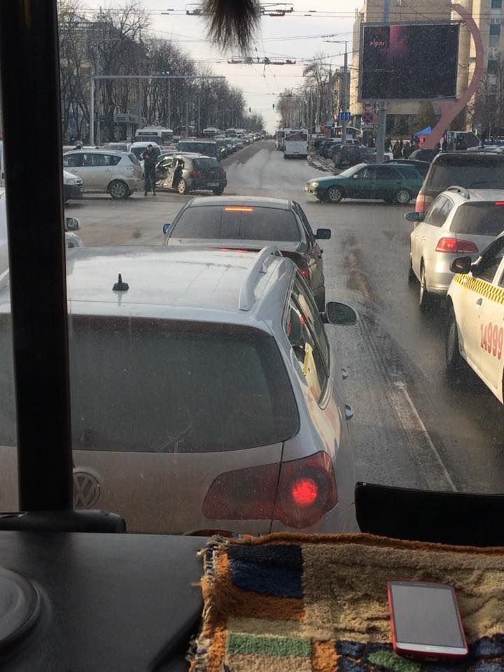 Появились подробности об аварии в Центре: девушка-водитель госпитализирована