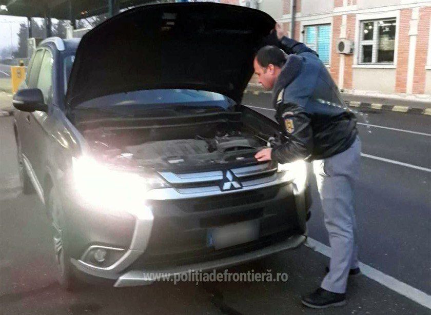 Молдаванка хотела пересечь границу на угнанном в Италии Mitsubishi