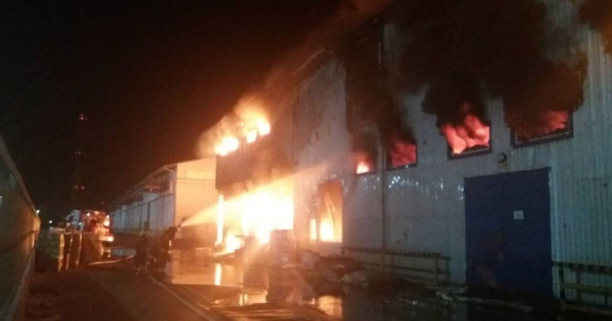 Под Одессой загорелся маслоперерабатывающий завод