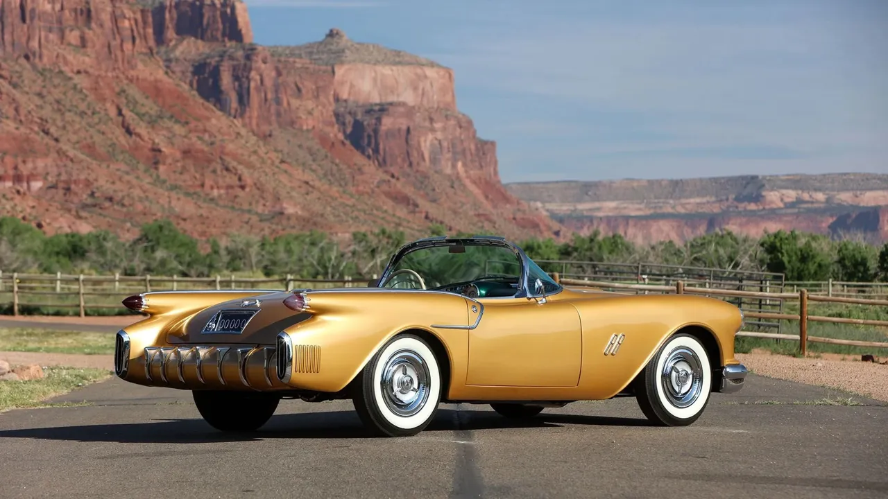 Уникальный американский Oldsmobile 50-х продали за $1,7 миллиона