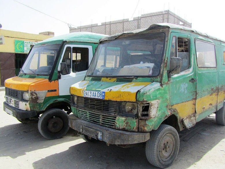 Dezastru! Cum arată microbuzele de linie într-o ţară din Africa