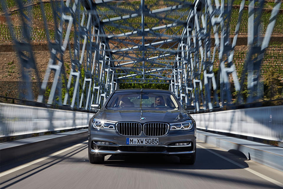 «Семерку» BMW назвали лучшей машиной для водителей