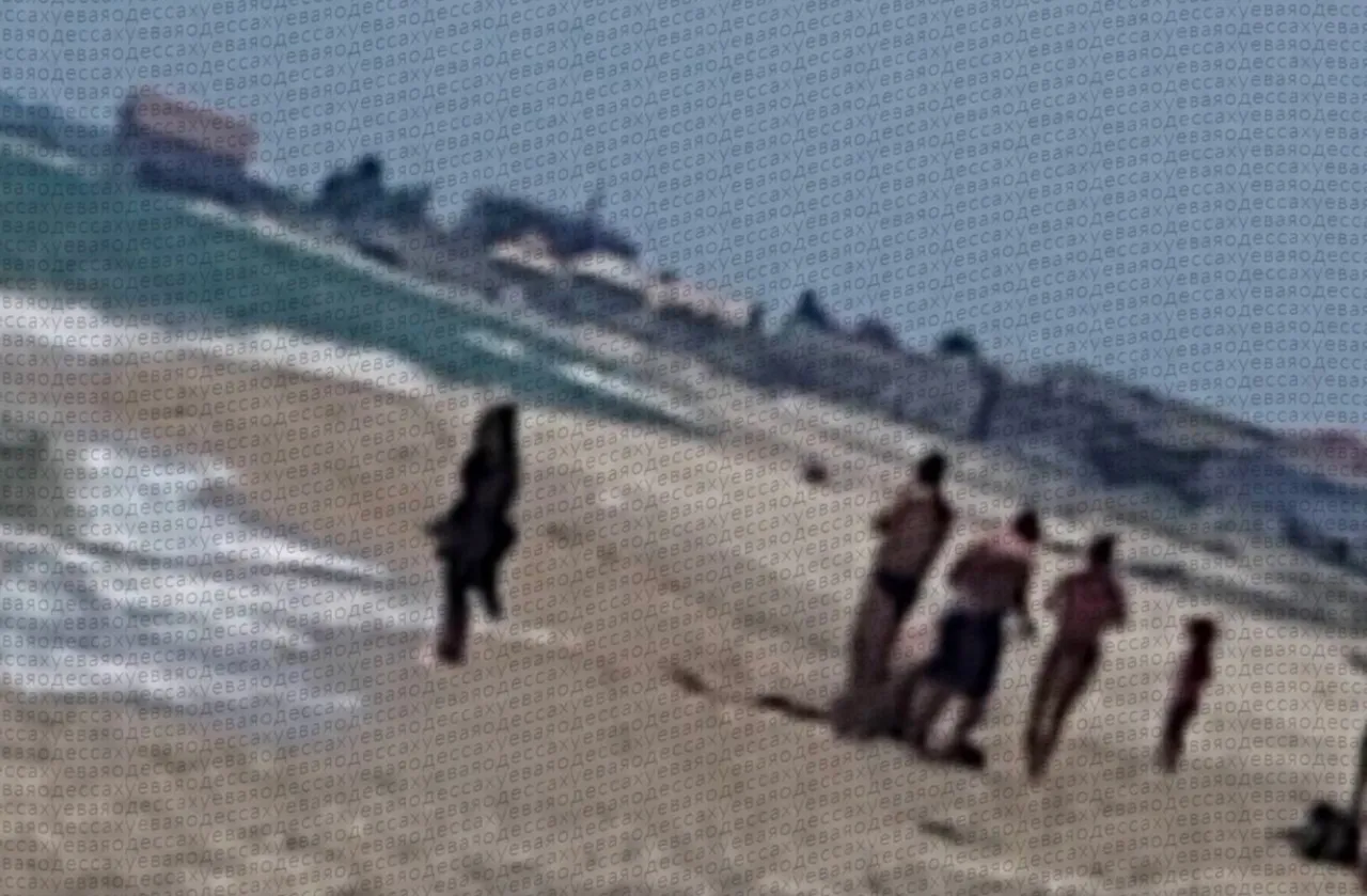 На пляже в Затоке два человека подорвались на мине